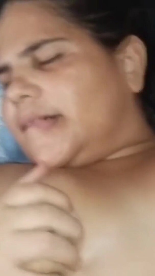 father-in-law finds me in bed all aroused and can't stand to see my big ass, he ends up fucking me until I reach a delicious orgasm | Clip 1
