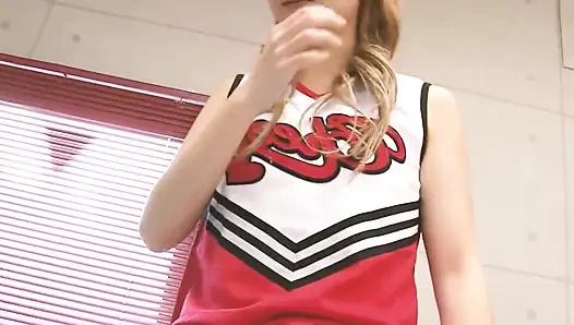 Asiatische fotzen, szene-3_japanese Cheerleaderin genießt es, in der umkleidekabine pudert zu werden