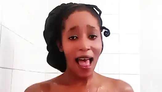 Memek basah kamu pengen ngentot aku