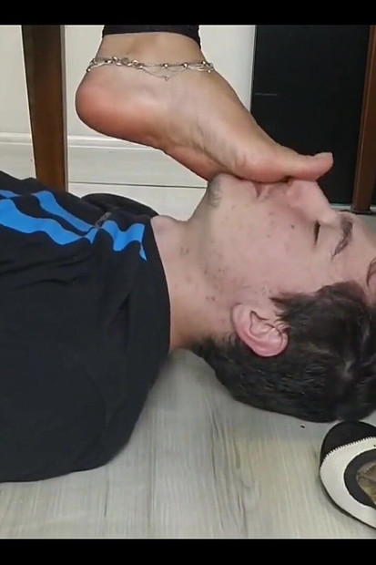 Rob koji voli stopala