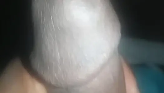Ateşli zenci büyük yarak her zaman karanlık odasında mastürbasyon yapıyor