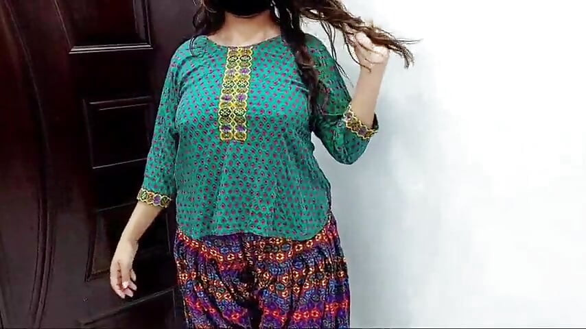 Fată studentă desi dans sexy
