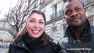 黒人と白人のちんぽに犯される素人ぽっちゃりフランス人ブルネット