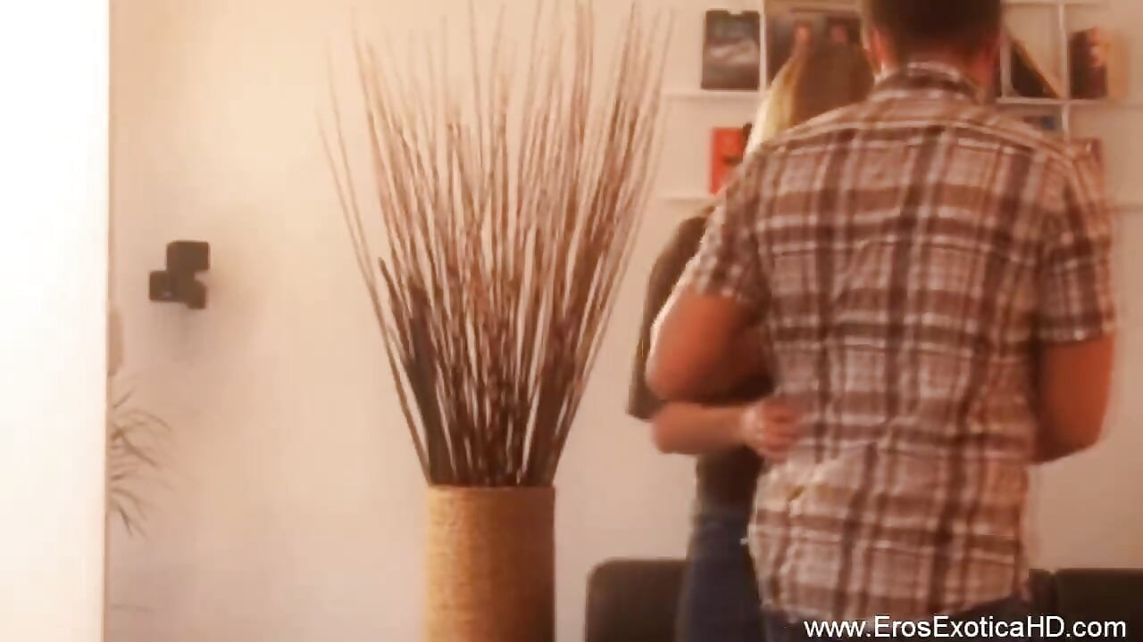 টেন্ডার প্রথমবার সংযোগ