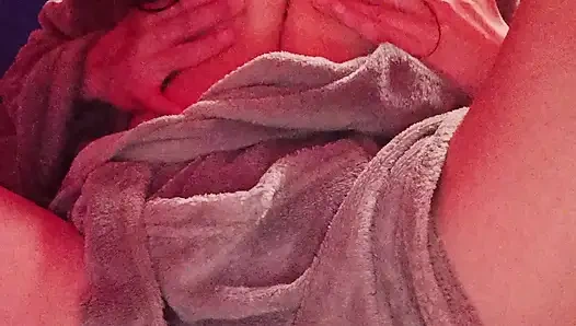 Лучший свободный танец сидя на стуле