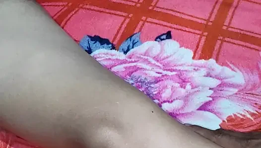 Open my vagina and it's my first time with my Tamil Indian stepsister in this X video.