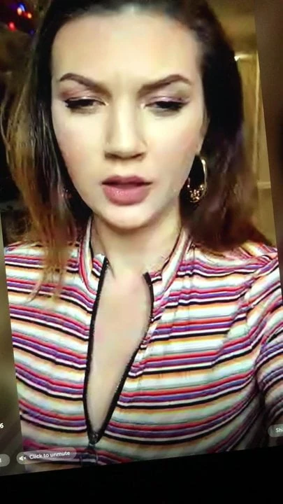 Tits on live