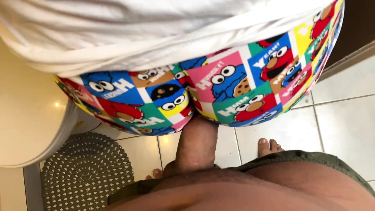My Stepsister Seduces Me with Her Big Ass in Pijamas Thong in the Bathroom