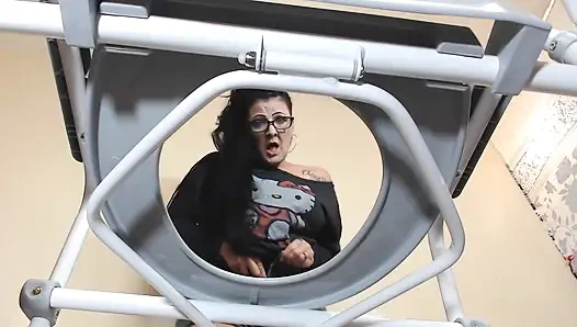 Можешь справиться с туалетным рабством