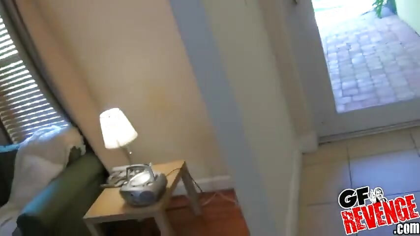 Vriendin lekt - ondeugende Tristan Berrimore heeft Brian vernieerd door haar controle te verpletteren terwijl ze toegeeft aan vluggertje-verzoeken in de badkamer