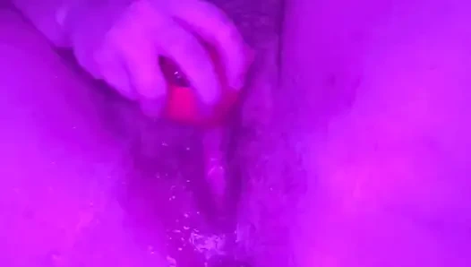 Memek sempit cewek semok kulit putih ini dientot habis-habisan sampai muncrat