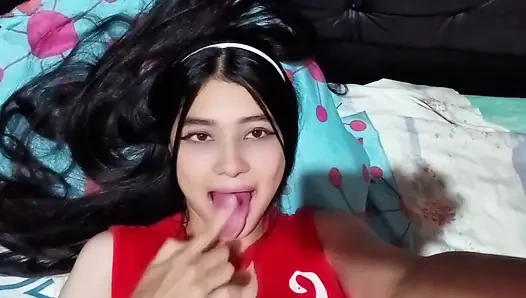 Порноактриса делает видеозвонок с поклонником из Колумбии