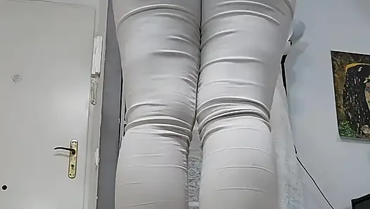 Pemodelan dan masturbasi sandal sandal spanyol