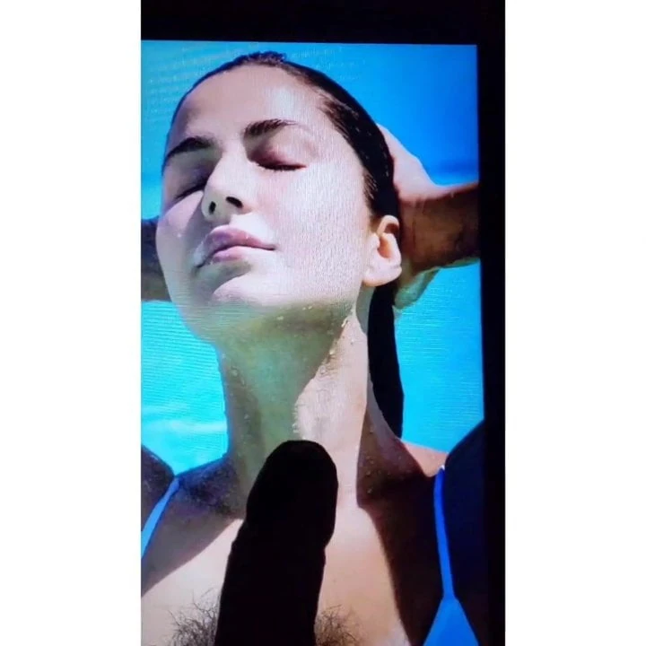 내 정액으로 목욕하는 Katrina kaif