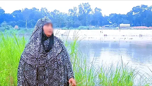 Ich habe meine bengalische dorf-stiefschwester mit dem finger in ihre muschi gefickt