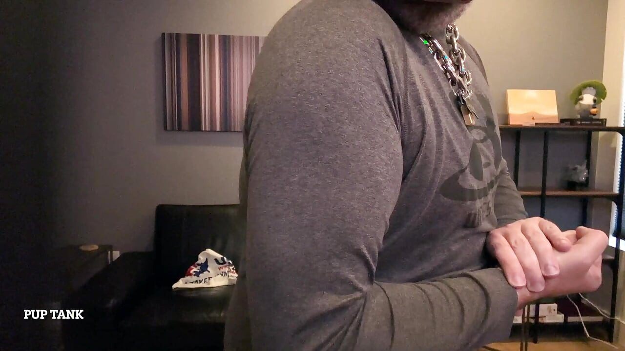 Muscle pup flexes in singlet and jerks off