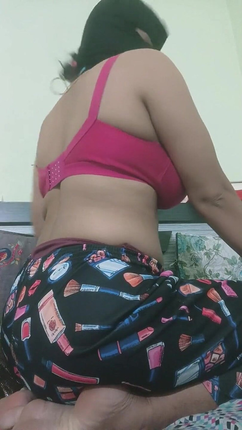 Möpse chudai desi style dorfmädchen