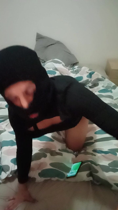 Yaraklar için komal kadın kılıklı