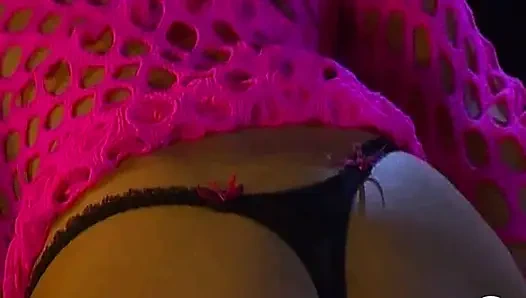 Cewek nakal ini dientot sama 2 kontol sekalian