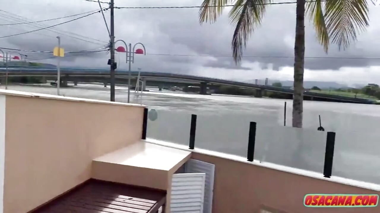 Hot blonde young girl couldn't resist