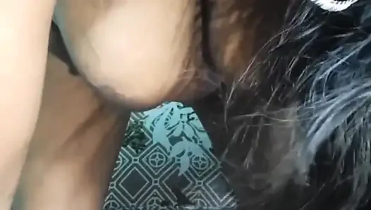 Дези бхабхи изменяет со своим мужем.