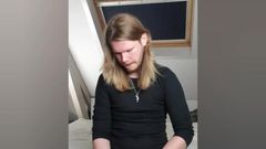 Ragazzo olandese dai capelli lunghi spara un carico enorme