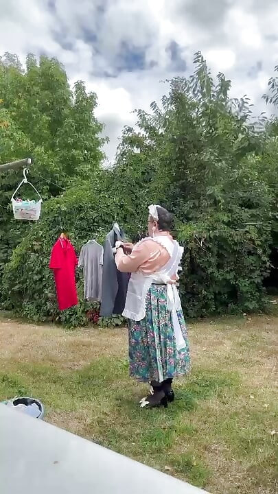 U vintage odjeći sobarice za jedan dan