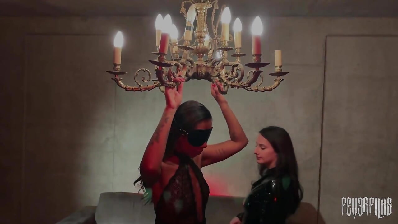 Al Mio Comando: Il Bacio Più Caldo E La Presa Più Forte Di Fever Films