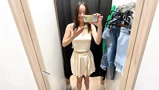 Я мастурбую в публичной раздевалке