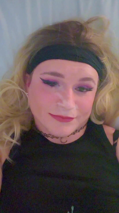 Sissy kurva dobiva samo-facijalnu