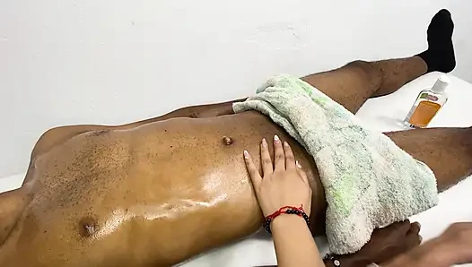 Моя мачеха дала мне массаж, чтобы снять стресс, и я в конце концов взял ее