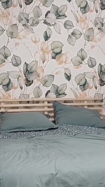 Poses y juegos eróticos de Selena en la cama | Clip 2