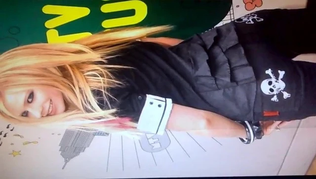 Cum on Avril Lavigne. ass 3