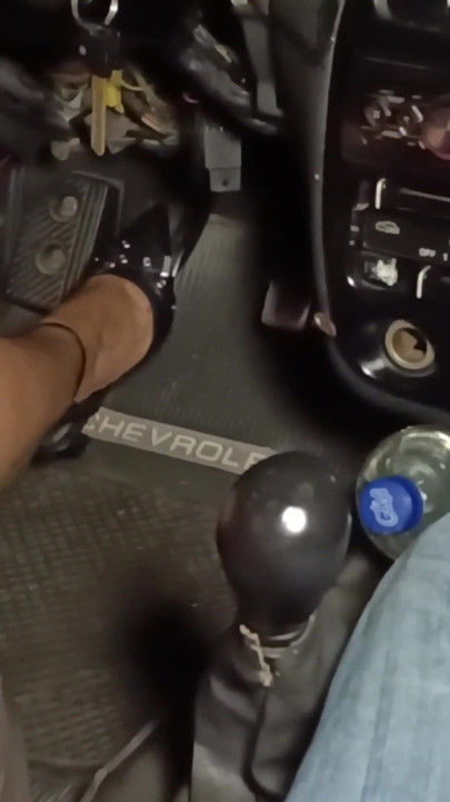 I pump the pedal of my car and suck my boss's cock | Clip 1