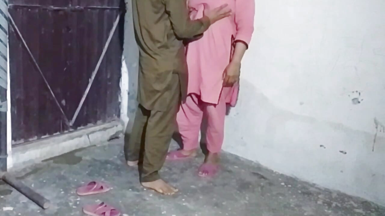 Awek india muda yang cantik seks panas matang mendorong hils zakar xxx ke dalam pepek basah desi dengan air mani