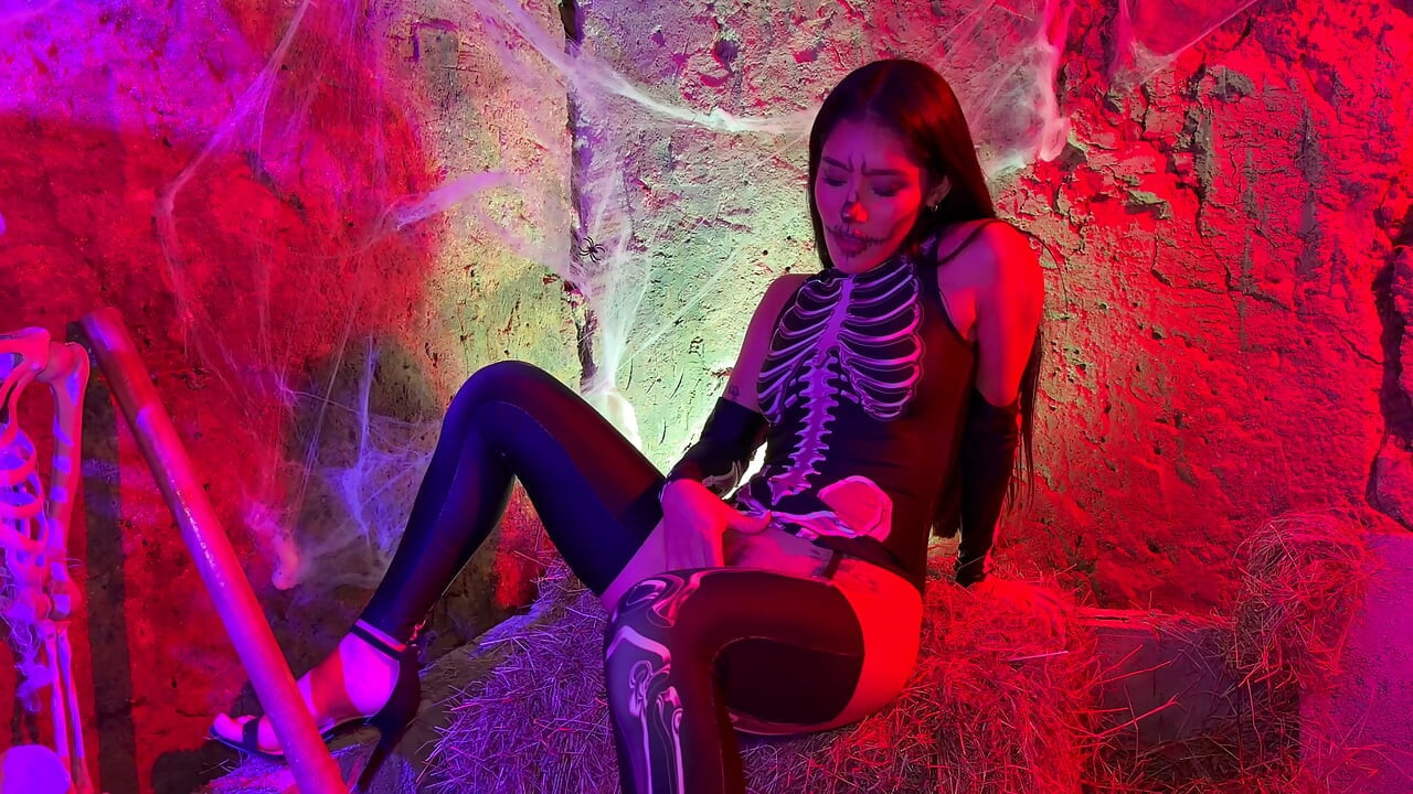 Petite Colombian woman gets aroused upon seeing a skeleton on Halloween night - Carolina Guerrero