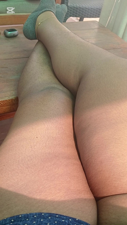 黑皮膚胖妹粗大腿和火辣雙腿