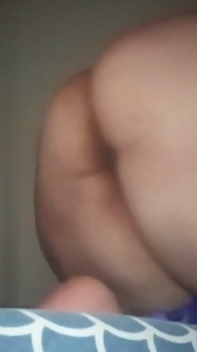 Chubby in mature lycras touches herself rich for a video | Clip 1