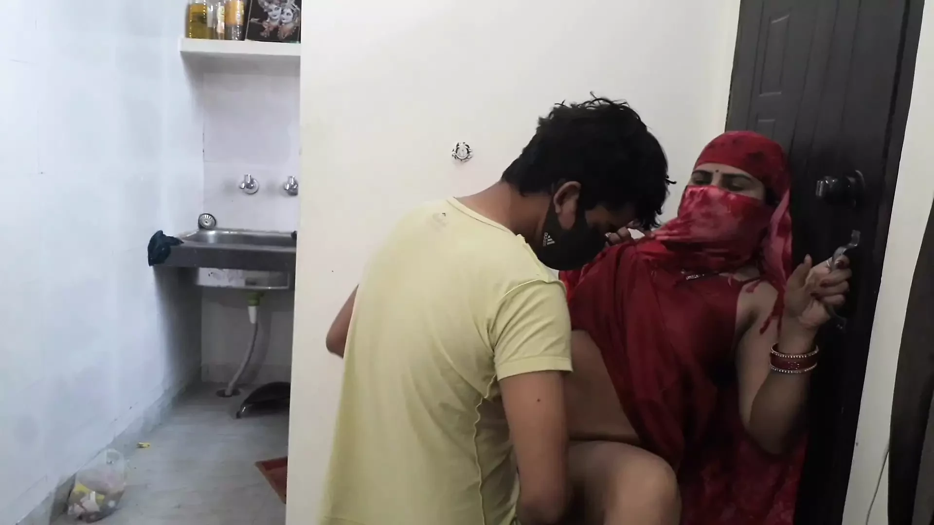भारतीय हिंदू लड़के स्कूल में मुस्लिम प्रेमिका को चोदते हैं