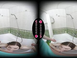 Голая возбужденная девушка Алекса Миллс сосет хуй и трахается в ванной в VR.