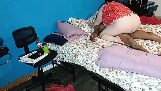 PAWg bekommt muschi von seinem großen schwanz gut zertrümmert, arsch er fickt gut