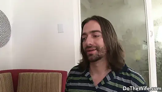 Горячая домохозяйка Raquel Sieb приглашает двух восстановить ее дырки