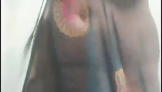 Дези Saree раздевается, соблазняет - полностью обнаженная соло игра - интенсивный оргазм - без лица - 4K