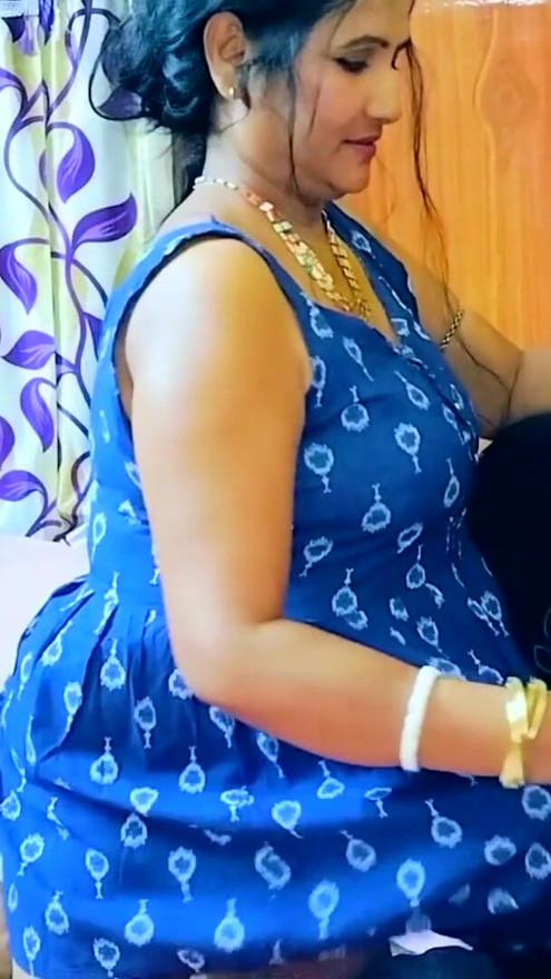 AC mechanic ne hot bhabhi ka chut chatke chut fuck kiya or bhabhi ka mal nikala(guder ros chata) | Clip 2