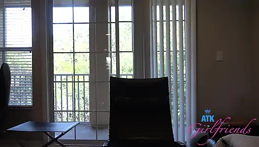 Dez ıslak azgın amının içine boşalmanı istiyor