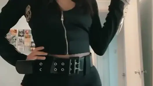 OFFICER LELA STAR WIRD DICH HART BESTRAFEN