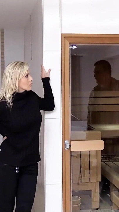 Reife blonde deutsche Julia Pink lutscht Schwanz von User und lässt sich lecken | Clip 1