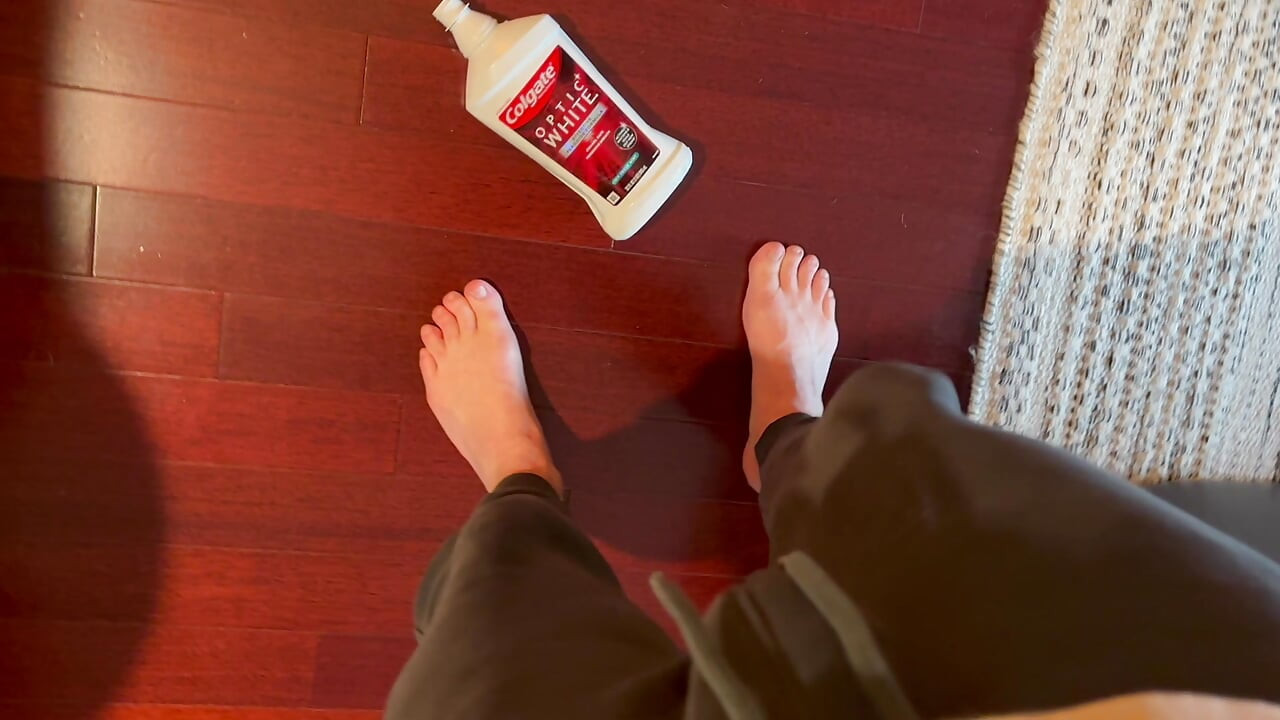 Squishing and Crushing a Foot Fetish Video