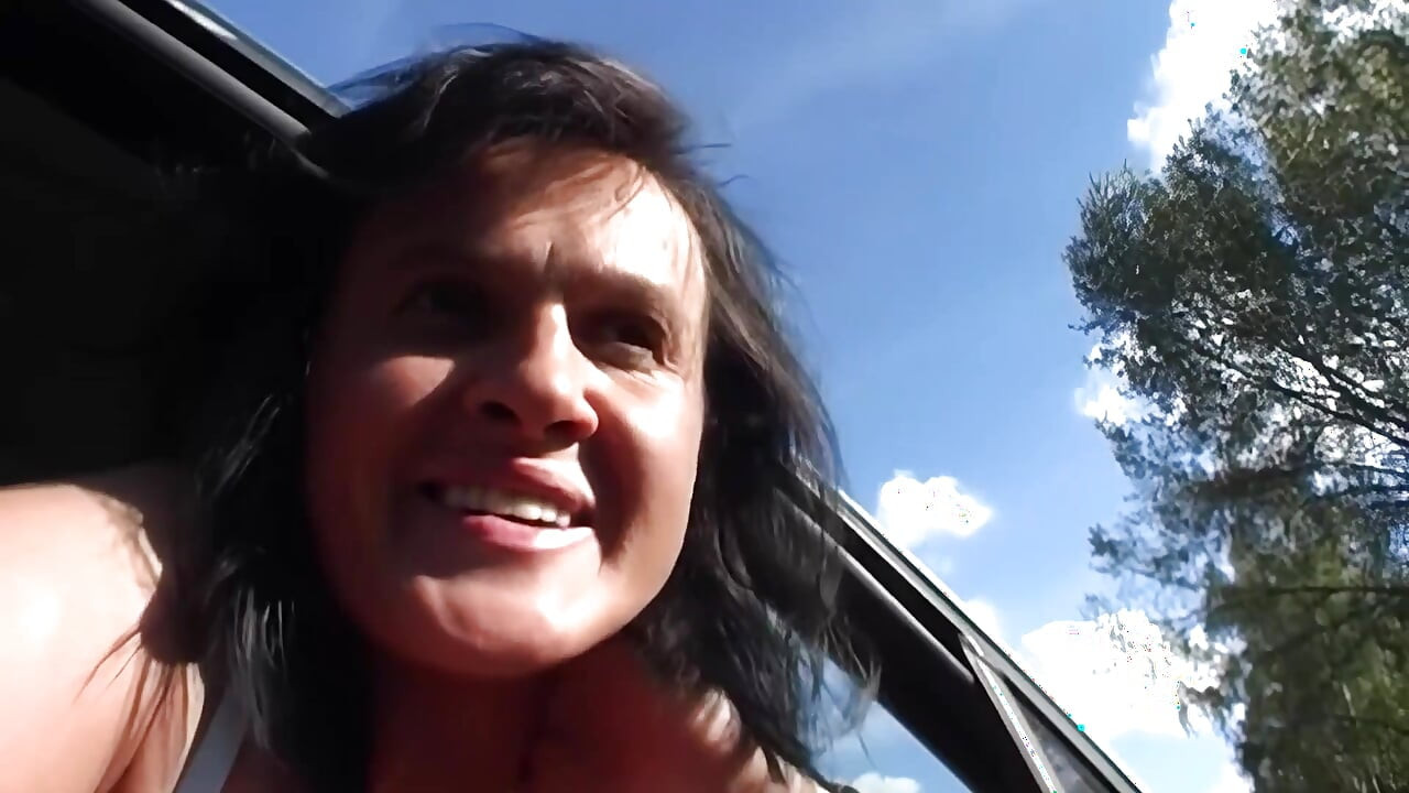 Puta Es Follada Duro En El Auto Y Al Aire Libre Por Varios Chicos