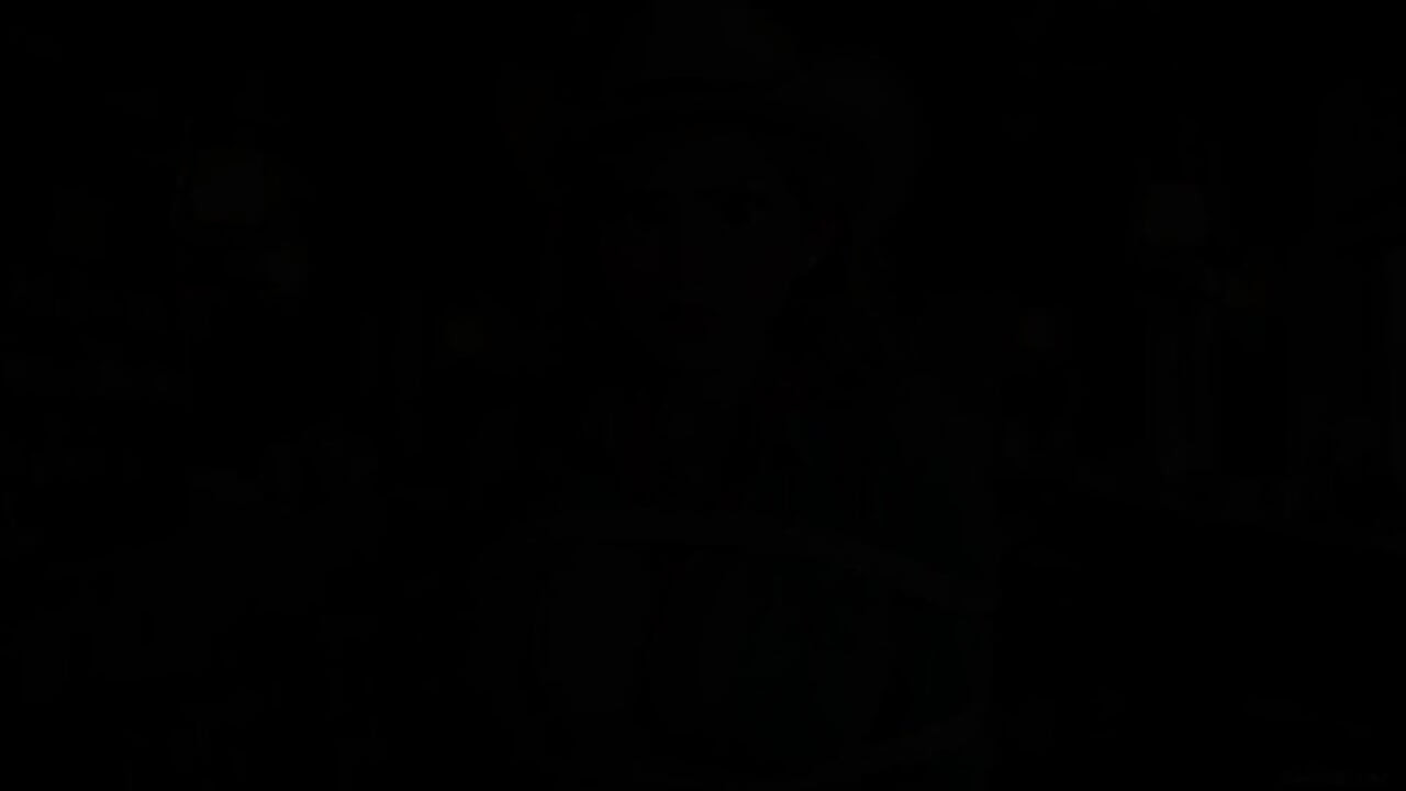 曲線に合わせてロープに縛られて